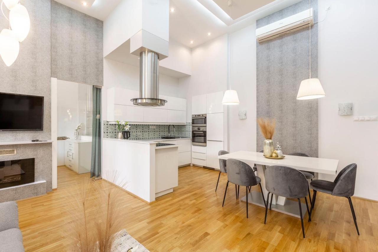 Luxurious & Spacious Downtown Residence In Liszt Ferenc Square Budapest Extérieur photo
