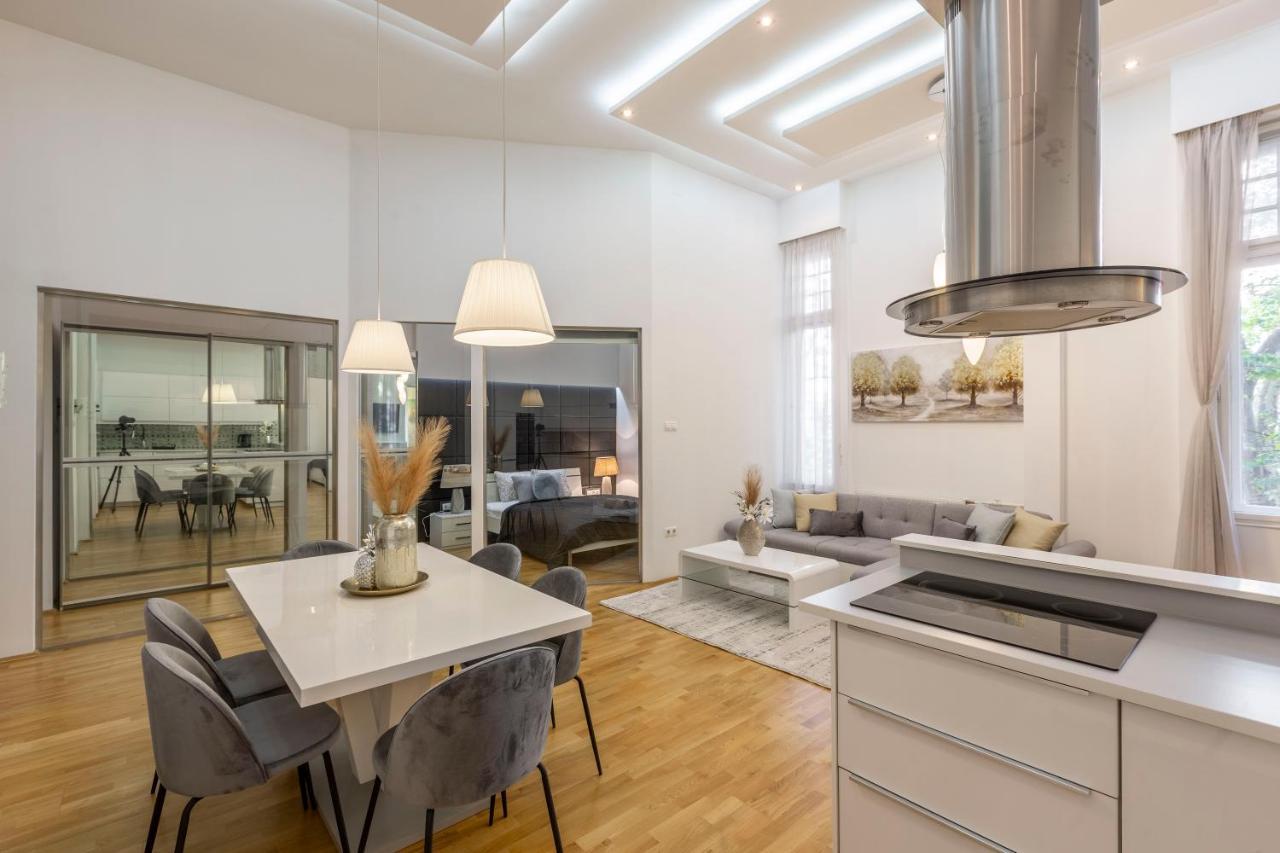 Luxurious & Spacious Downtown Residence In Liszt Ferenc Square Budapest Extérieur photo