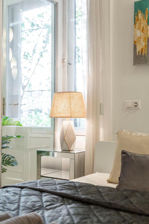 Luxurious & Spacious Downtown Residence In Liszt Ferenc Square Budapest Extérieur photo