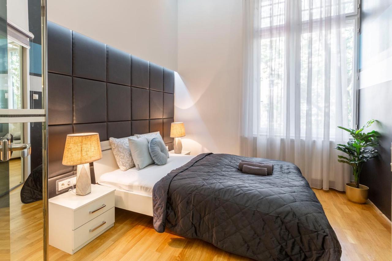 Luxurious & Spacious Downtown Residence In Liszt Ferenc Square Budapest Extérieur photo