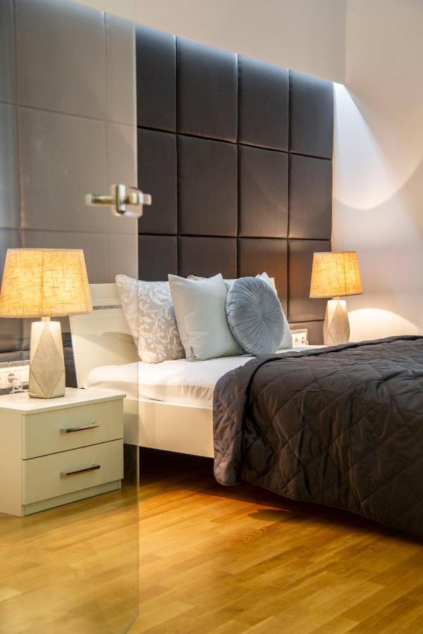 Luxurious & Spacious Downtown Residence In Liszt Ferenc Square Budapest Extérieur photo